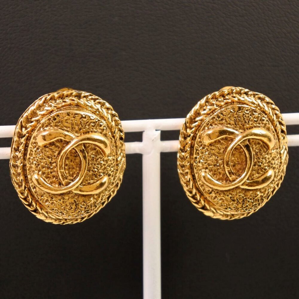 CHANEL COCO Mark vintage Earring Plated Gold Women - Picture 1 of 7